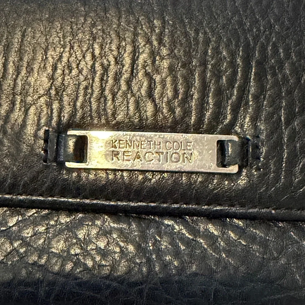 Kenneth Cole Reaction Black Leather Trifold Wallet with Logo Plaque